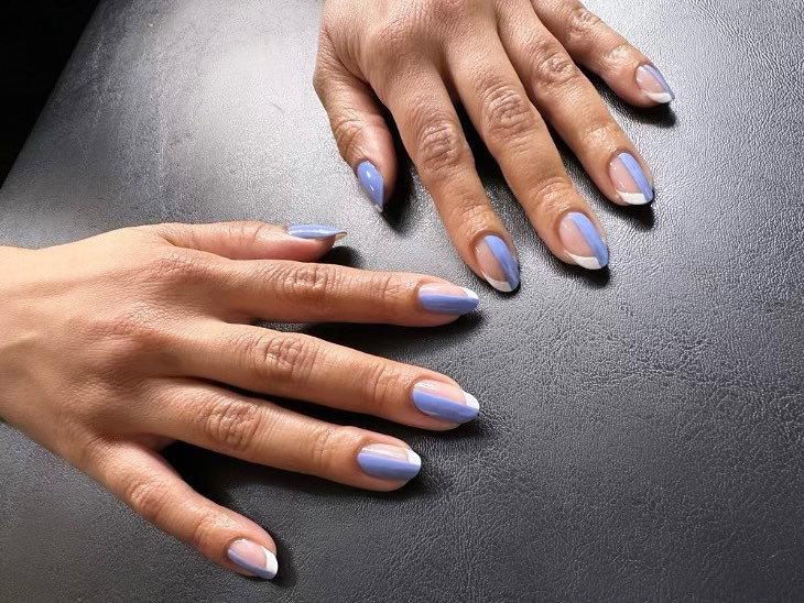 modny manicure na lato 2023 periwinkle positive space french
