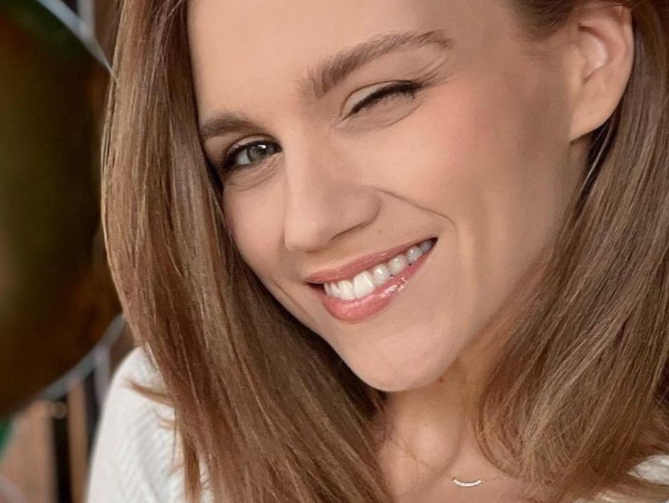 Zwiewna sukienka na lato maxi w stylu Agnieszki Kaczorowskiej
