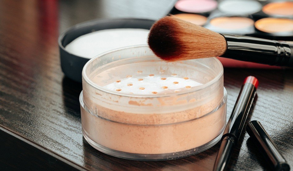 puder pod oczy