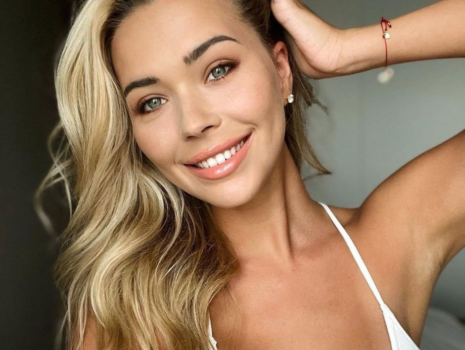 Sandra Kubicka w modnych paznokciach