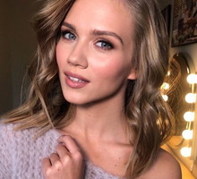 Agnieszka Kaczorowska w świetnej stylizacji z modnymi spodniami na lato podczas gali See Bloggers