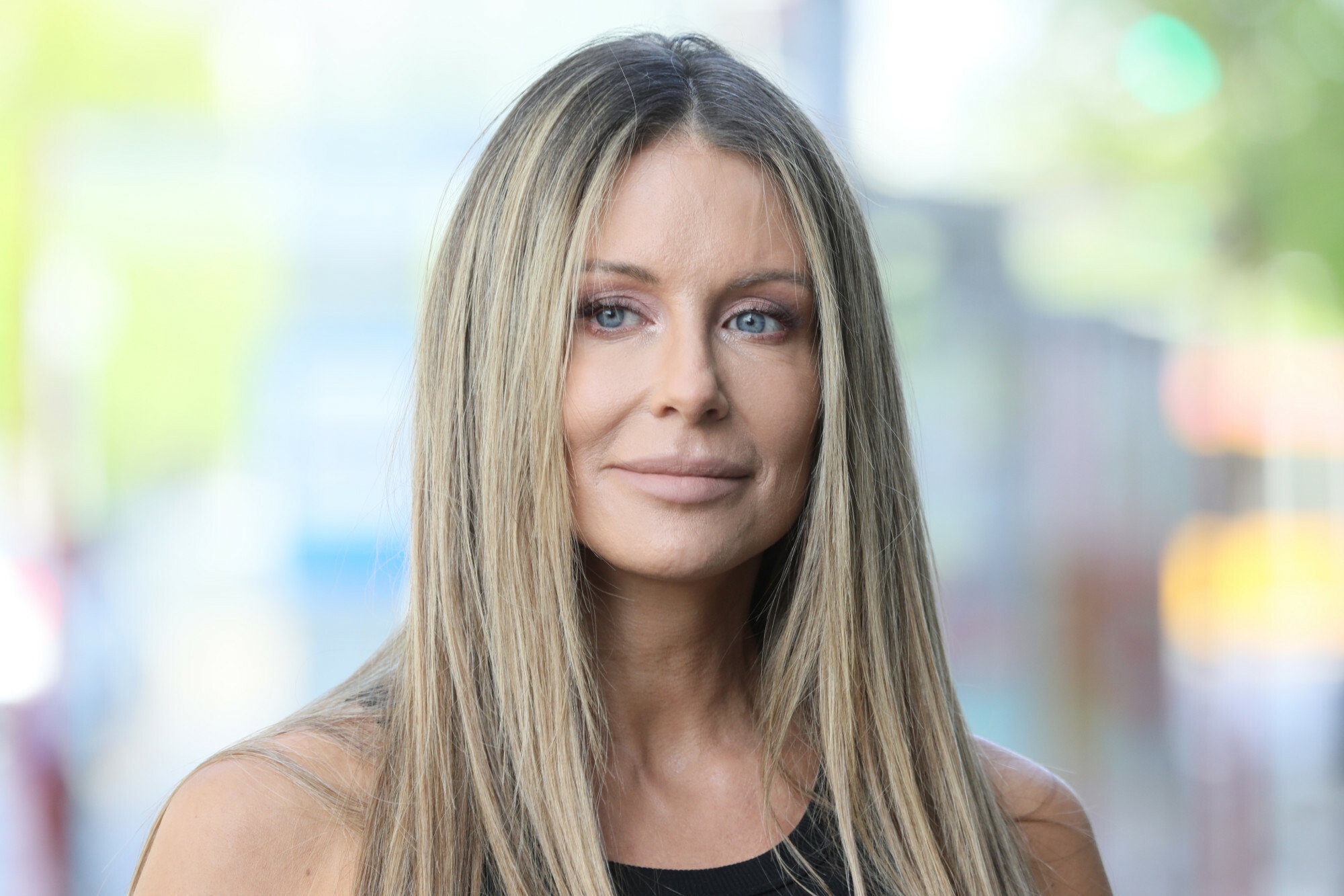 To nie Hermes, to H&M! Małgosia Rozenek-Majdan nosi markowe klapki za 3400 zł, a niemal identyczne kupisz w sieciówce 27x taniej!
