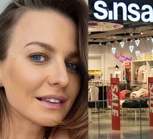 Ta obłędna kurtka to hit wiosny 2022! Jest w Sinsay za 59 zł, a Ania Lewandowska ma podobną