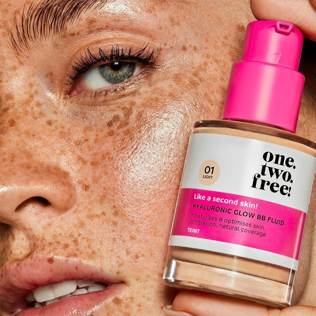 krem BB -lekki podkład kryjący - One, Two, Free Hyaluronic Glow BB Fluid