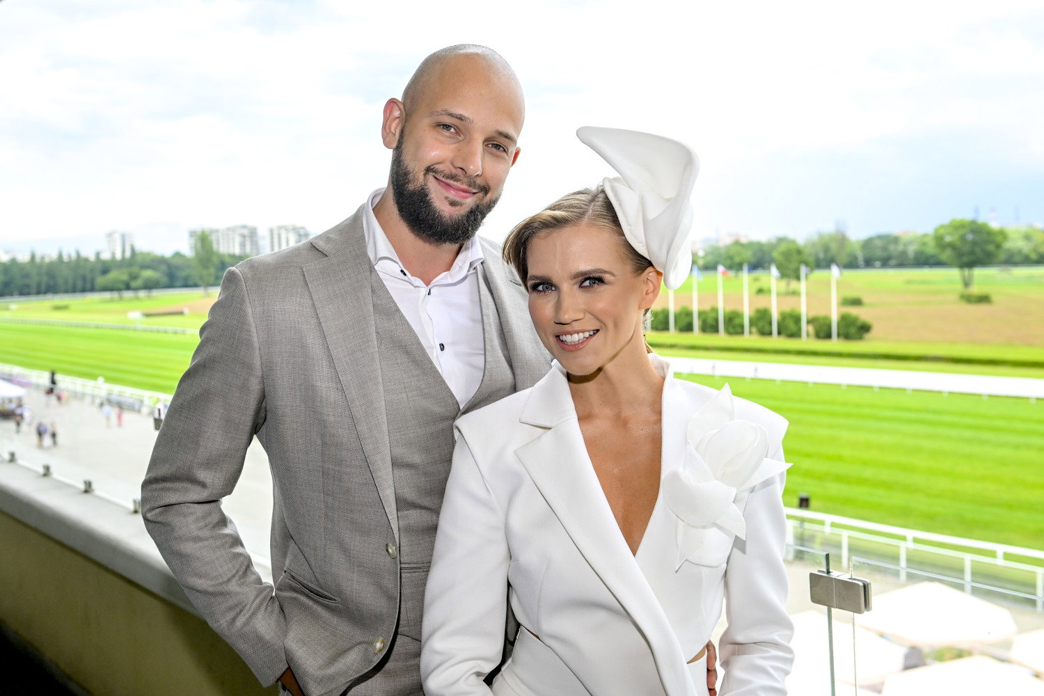Agnieszka Kaczorowska w sukience z wycięciami na gali Derby 2023