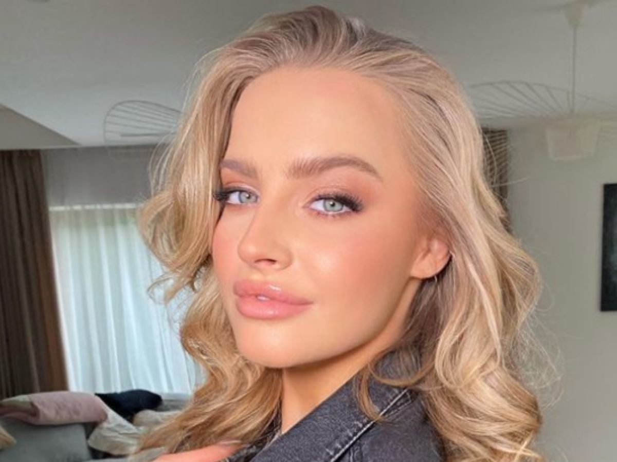 Karolina Pisarek publikuje zdjęcie z wakacji. Fani patrzą na jeden szczegół, który im się nie spodobał2