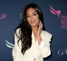 Nicole Scherzinger w ciemnych włosach