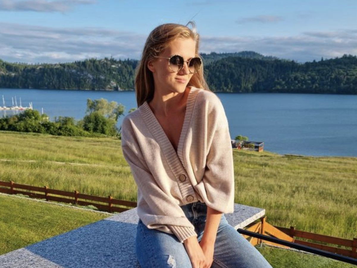 Agnieszka Kaczorowska postawiła na delikatny manicure, który wpisuje się w Barbie Core!