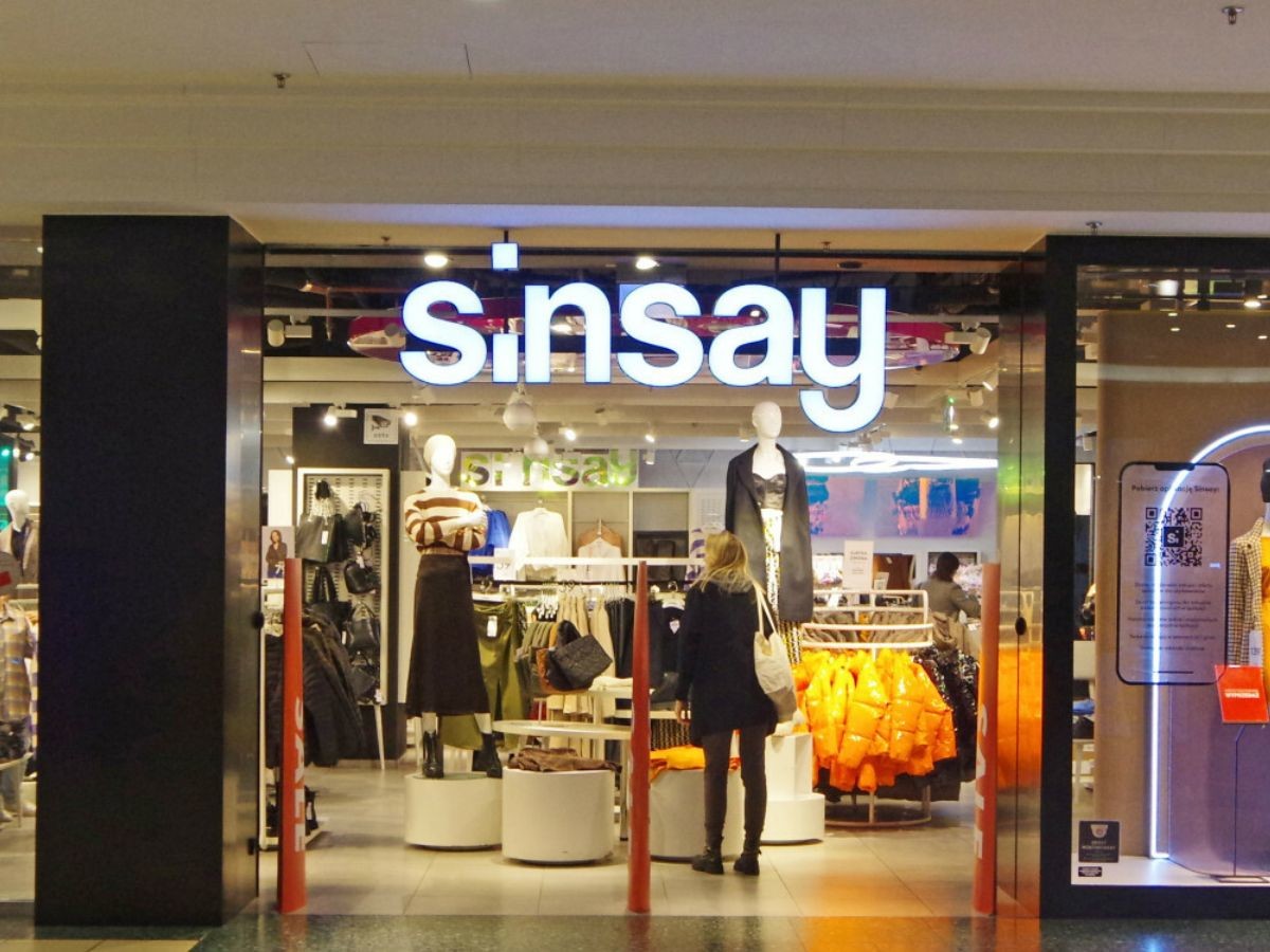 W Sinsay kupisz kurtkę przejściową bomberkę