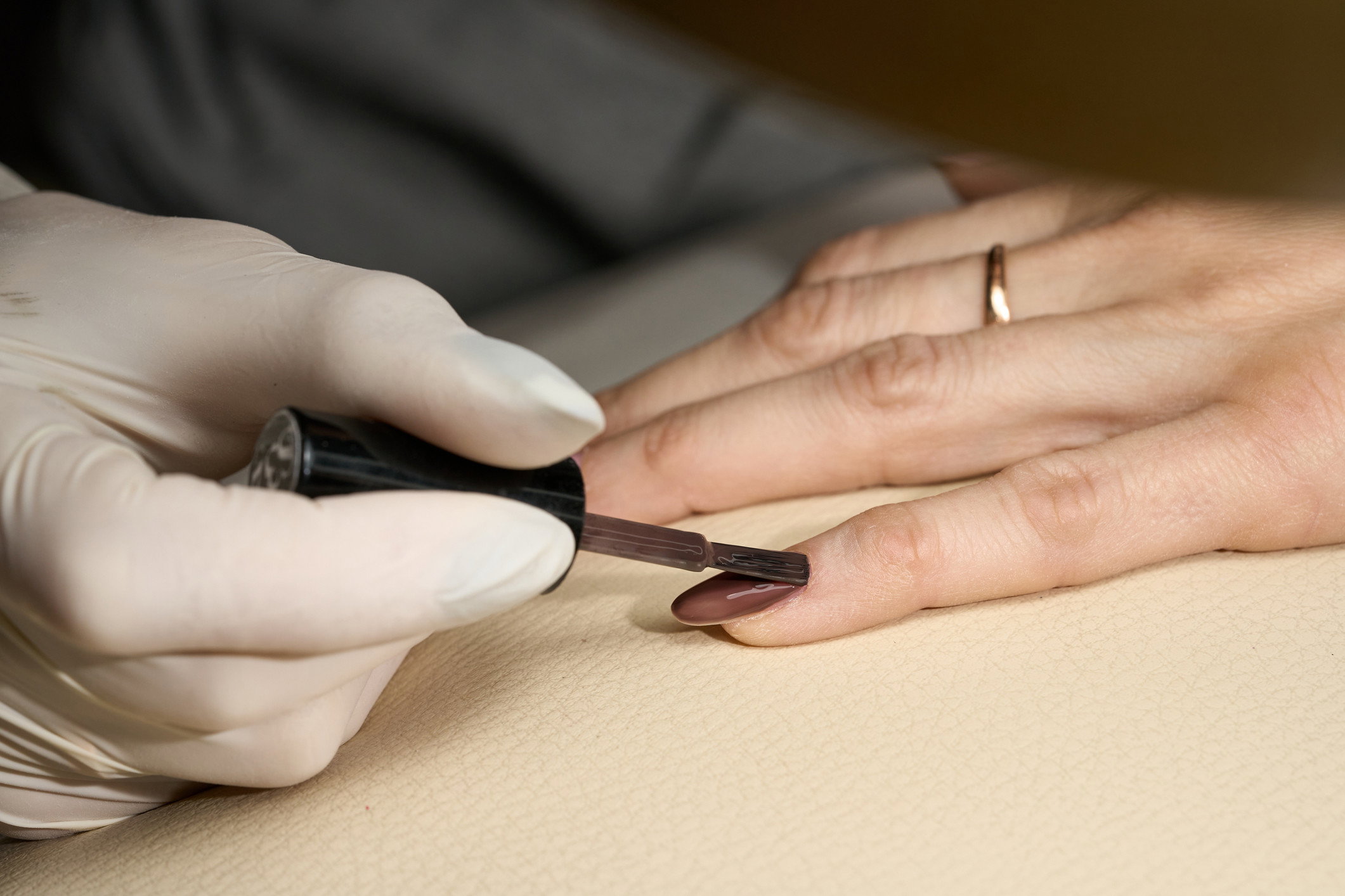 Latte Manicure na jesień 2023
