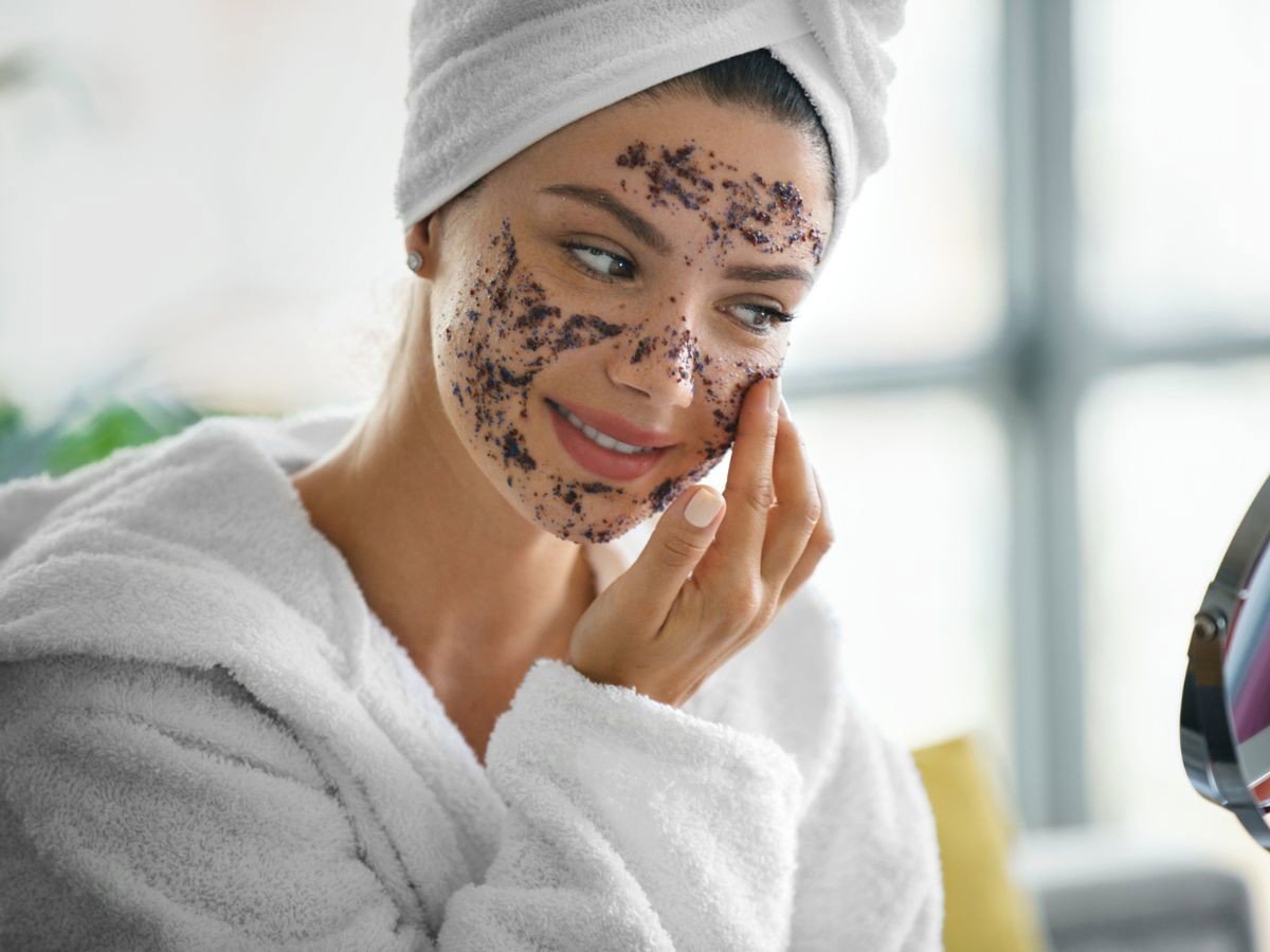 Rozświetlający peeling złuszczający Sephora Collection