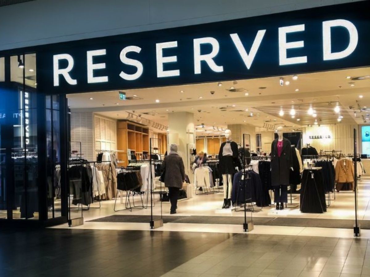 Ciepłe welurowe spodnie z Reserved