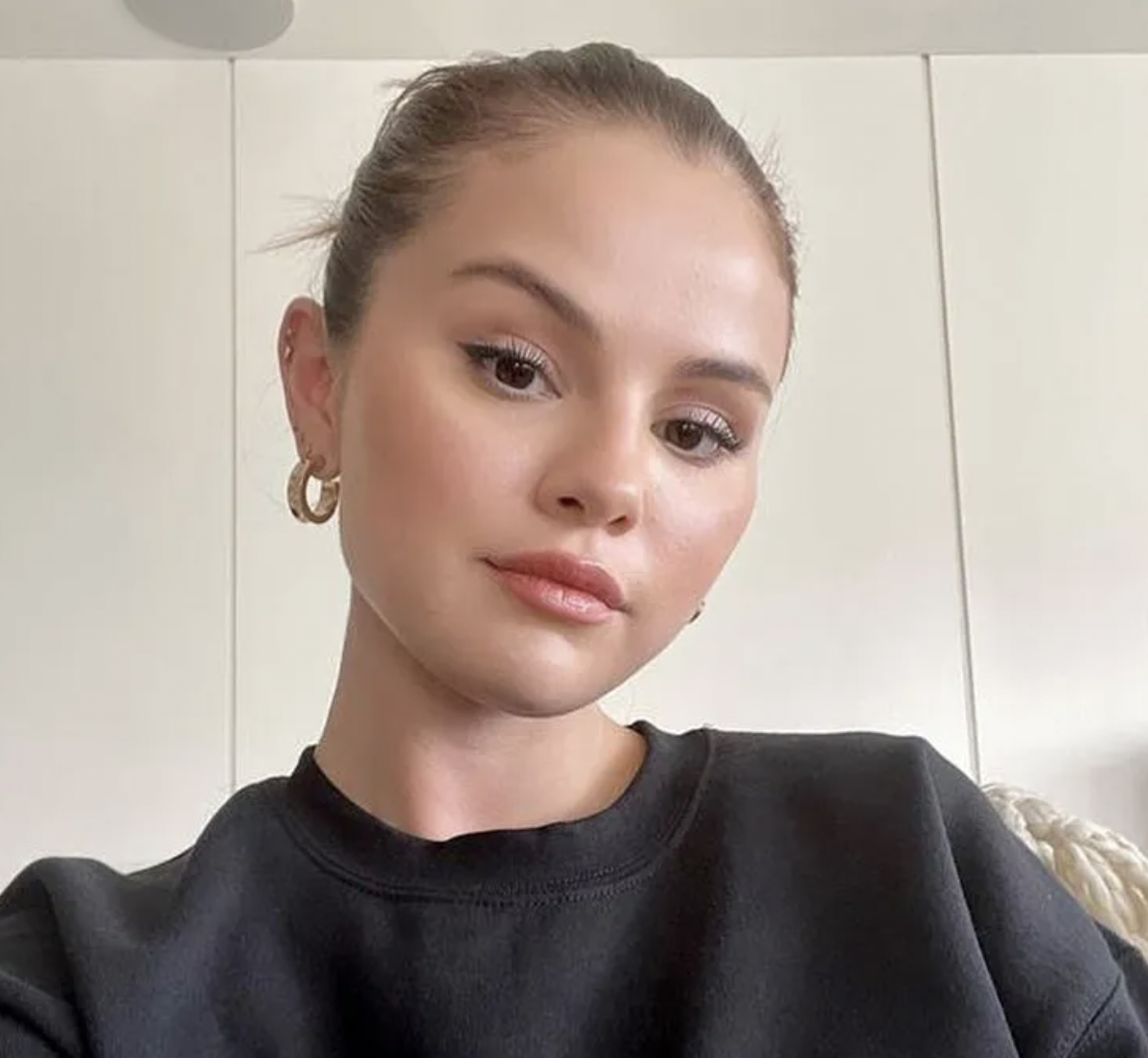 Selena Gomez nosi modne paznokcie na lato 2022