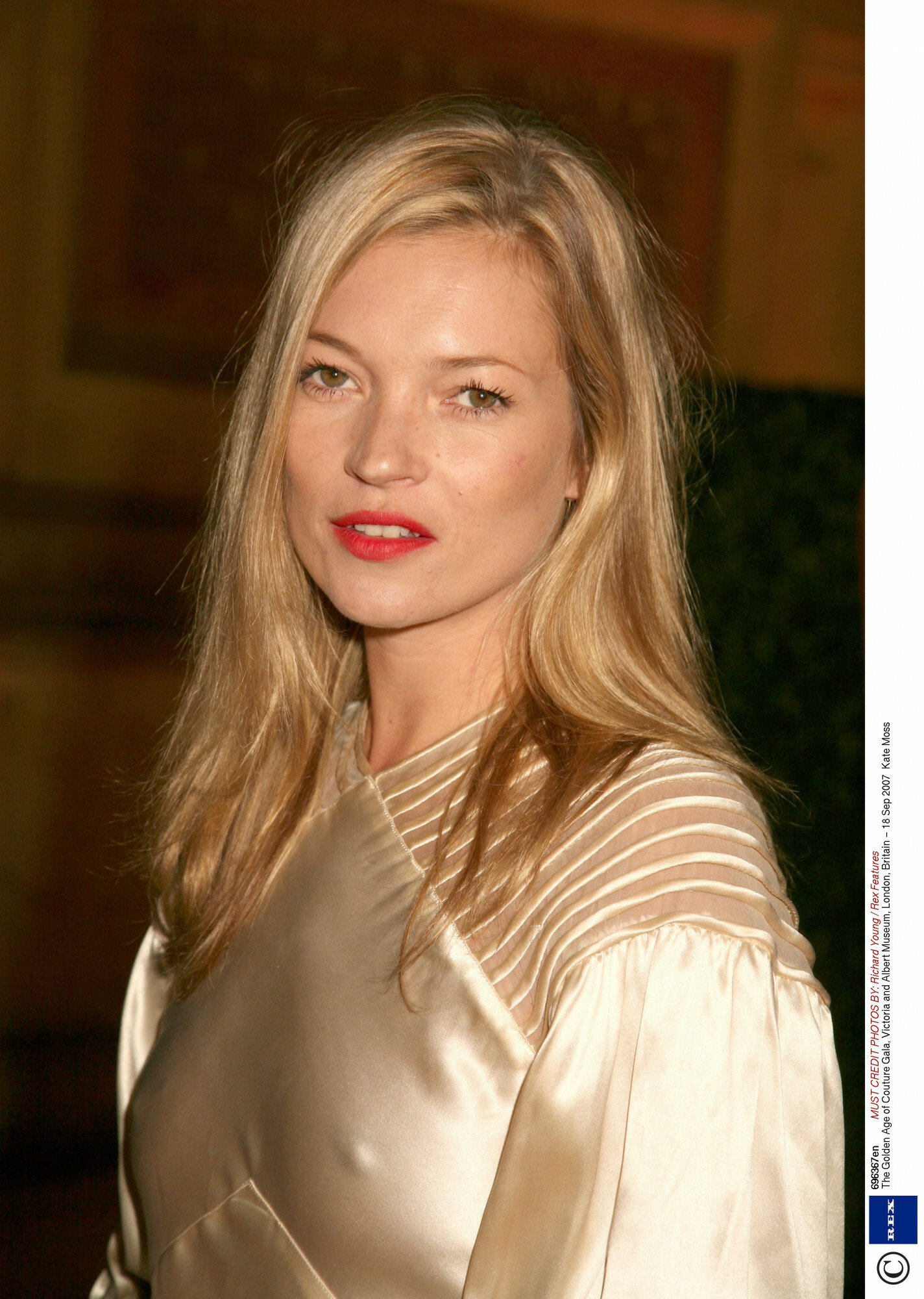 Kate Moss i jej cienkie brwi