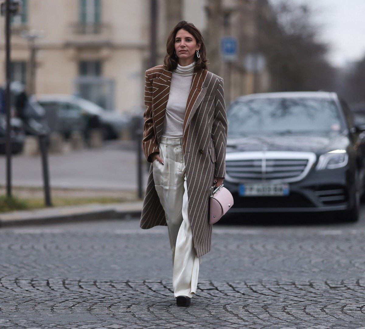 Modne spodnie na jesień 2023 trendy