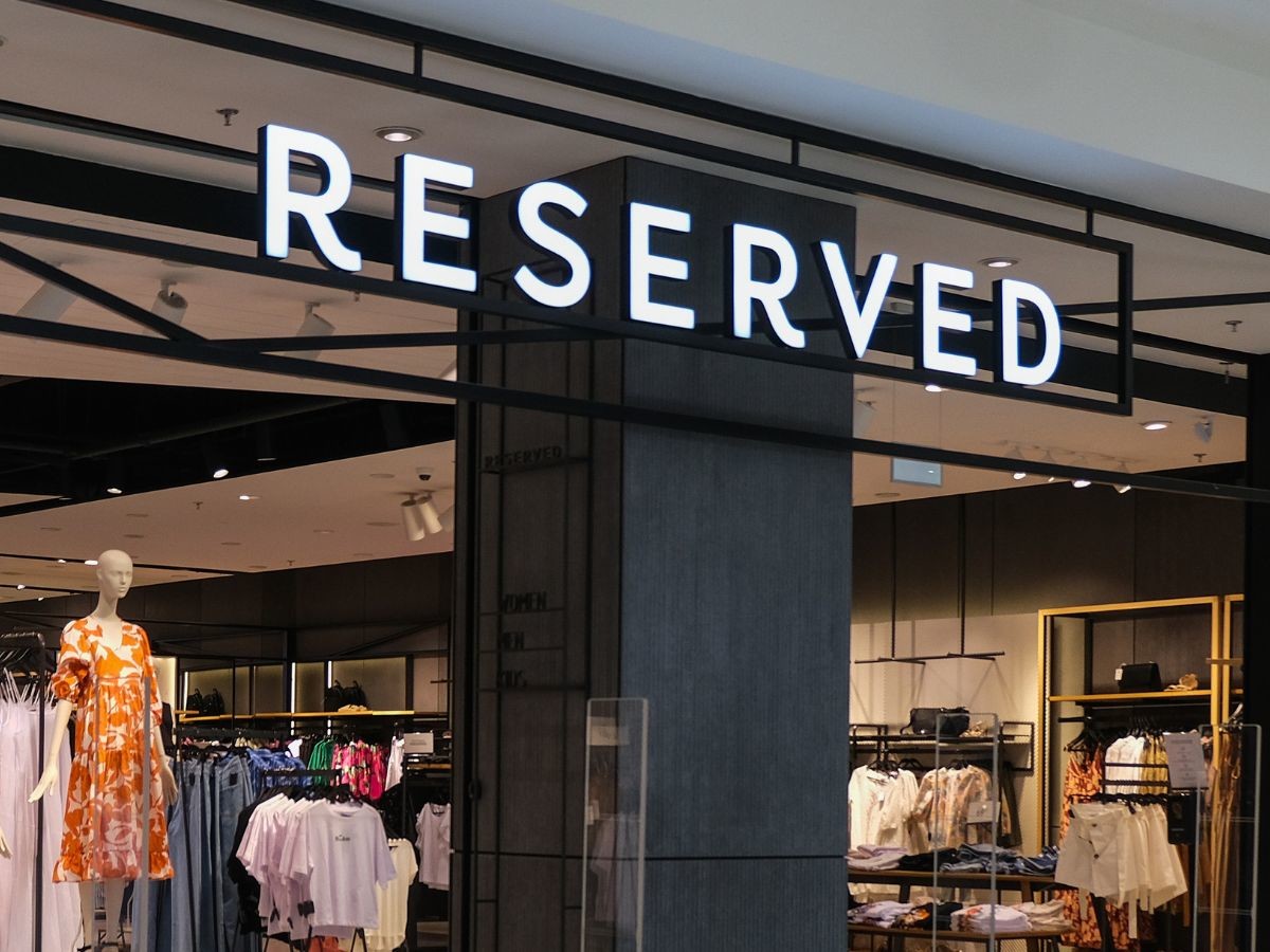 Mokasyny na jesień 2023 z Reserved jak Gucci