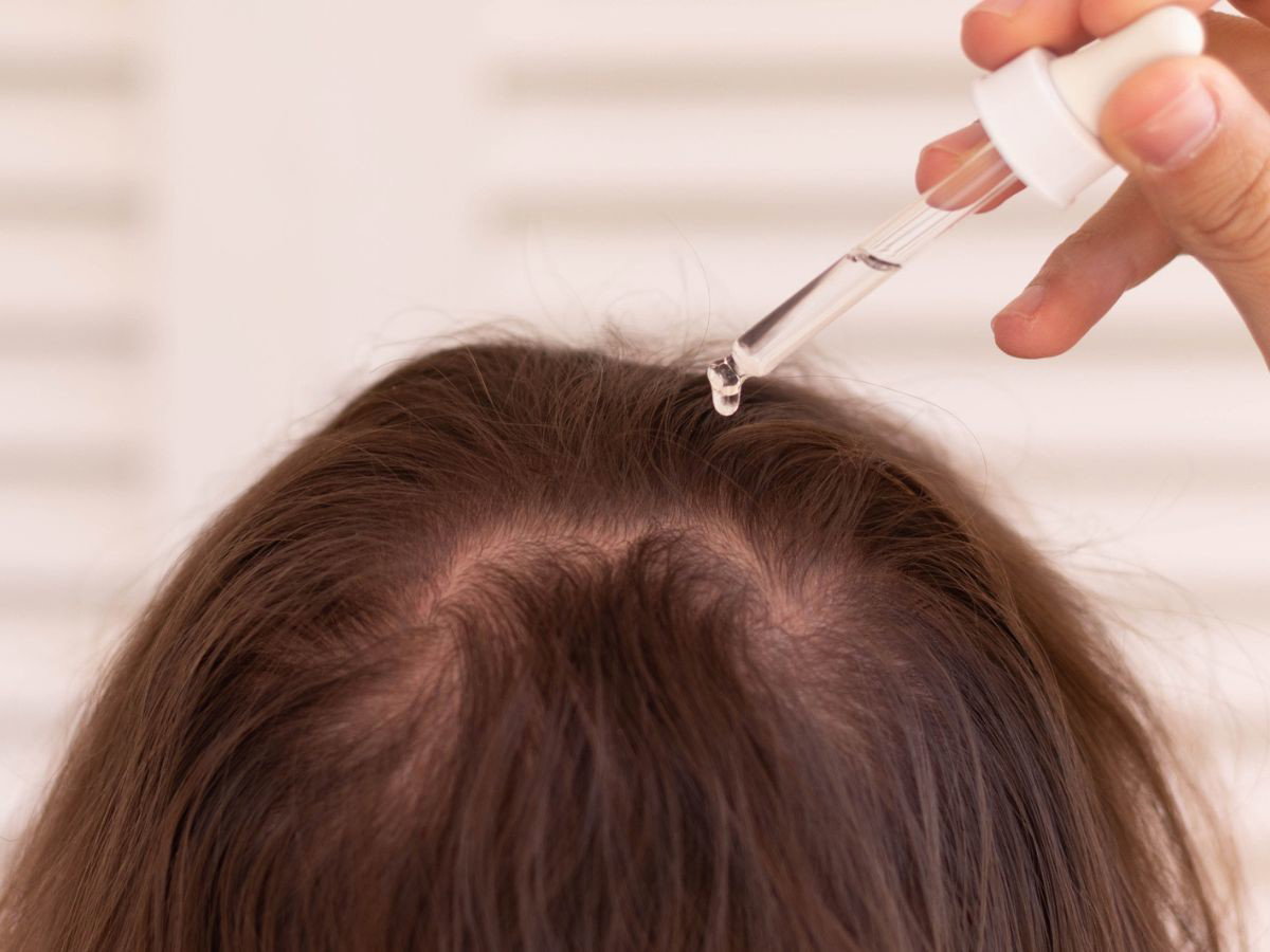 bezalkoholowe serum na porost włosów
