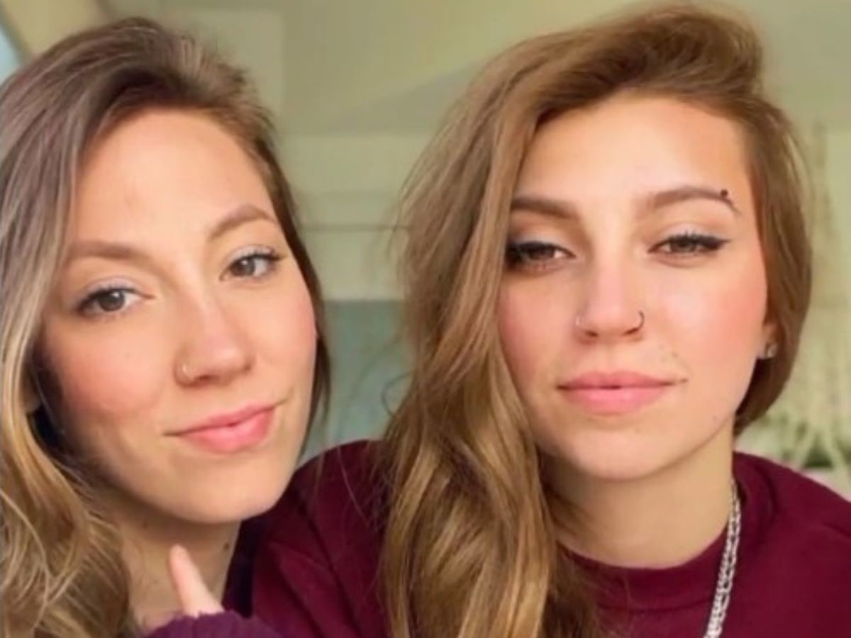 Zakochane influencerki dowiedziały się, że mogą być siostrami