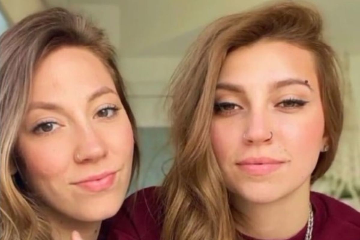 Zakochane influencerki dowiedziały się, że mogą być siostrami