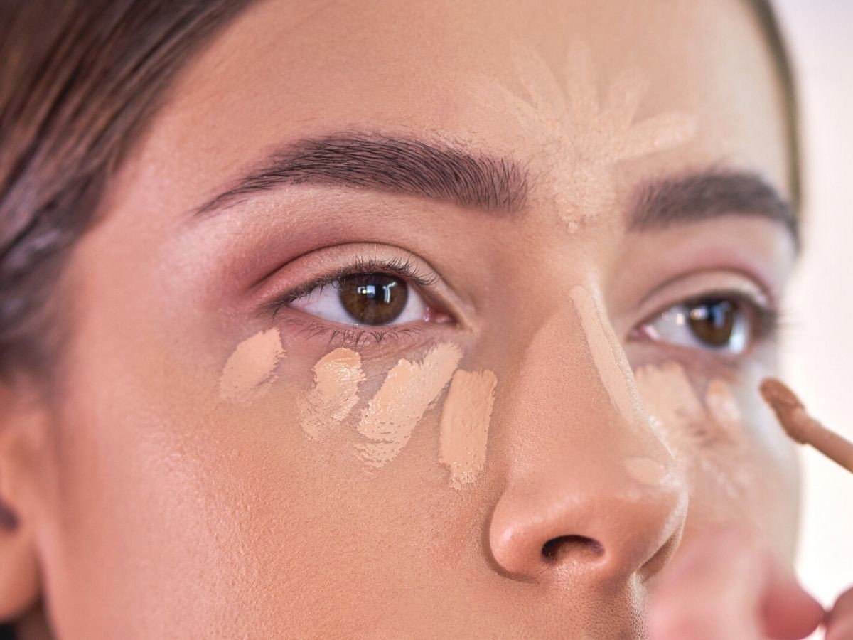 lekki korektor pod oczy IT Cosmetics Bye Bye Dark Spots Concealer
