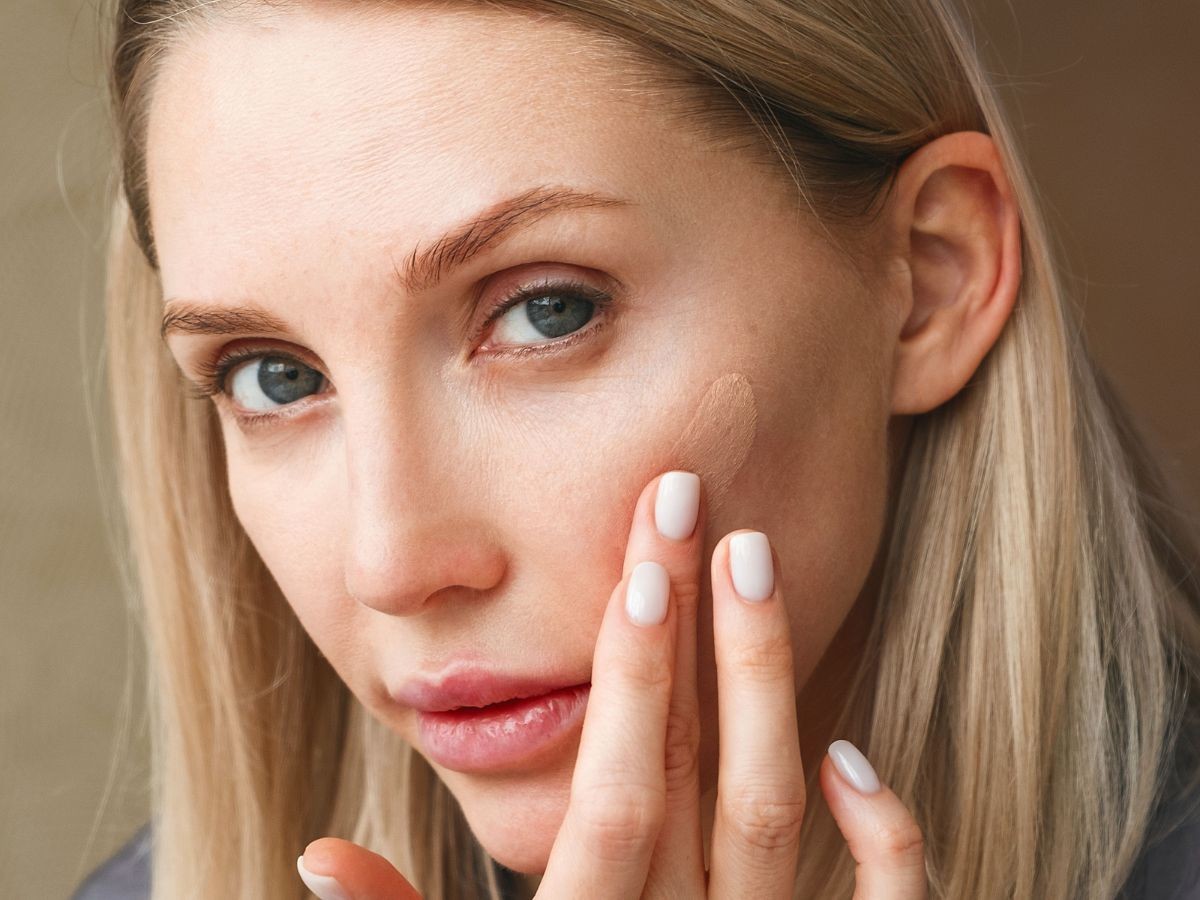 Nawilżająco-ochronny krem do twarzy SPF 50 Eveline Cosmetics (21)