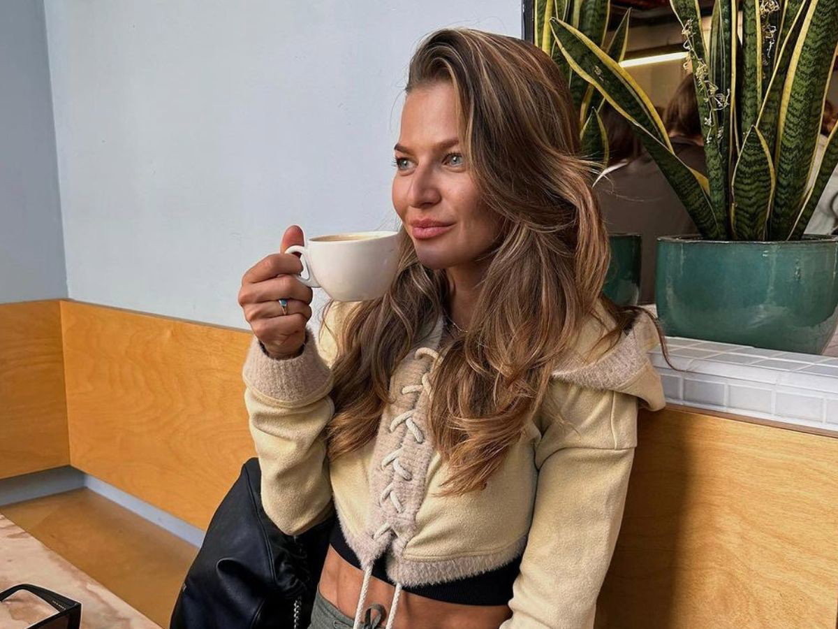 Jeansy straight fit z rozcięciami