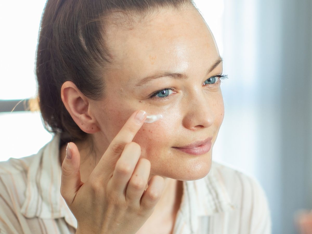 Nawilżająco-ochronny krem do twarzy SPF 50 Eveline Cosmetics (73)