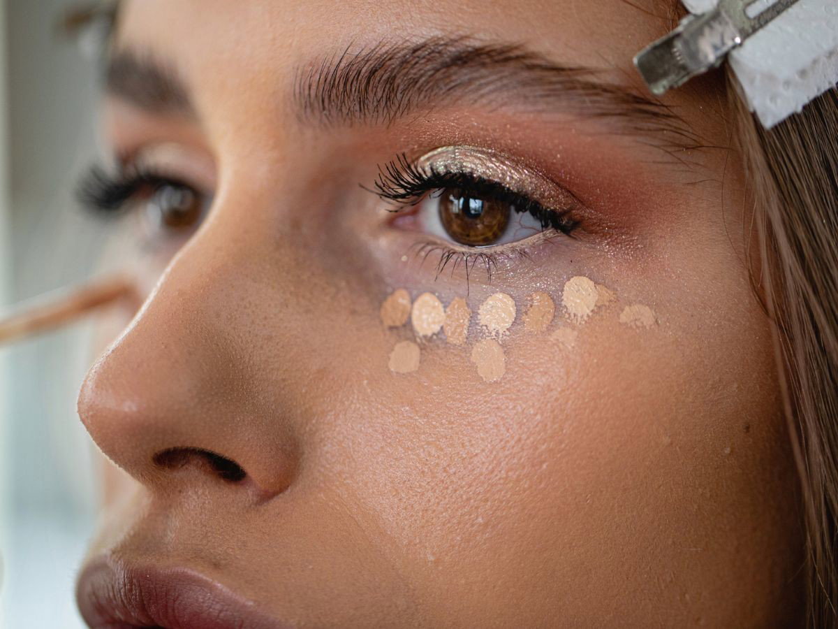 Korektor Futurist Soft Touch Brightening Skincealer od Estee Lauder