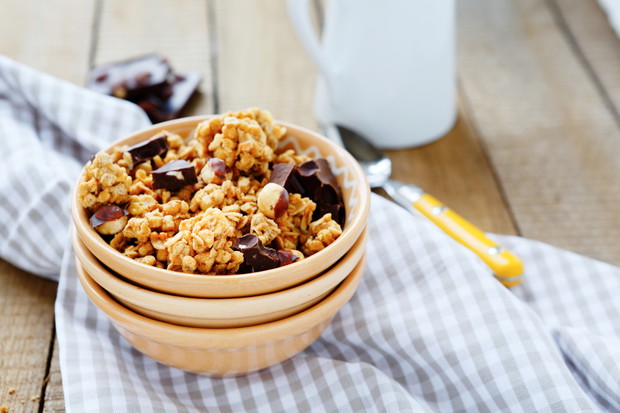 Co jeść zamiast chleba? Domowa granola