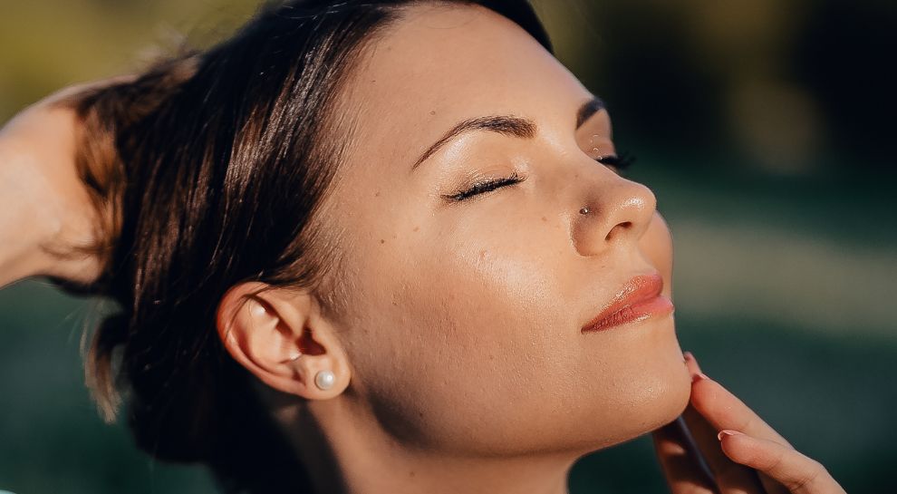 Krem BB w rollerze to moje makijażowe odkrycie! Perfekcyjnie wygładza, a jest leciutki jak piórko. Nie spłynął z buzi w 30 stopniach