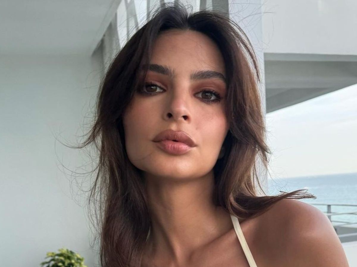 Emily Ratajkowski