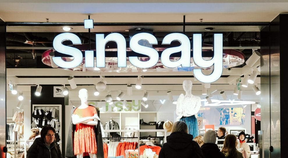 Ten sweter w panterkę z Sinsay to hit w stylu dziewczyn z Berlina! Jest ciepły, a kosztuje 59 zł