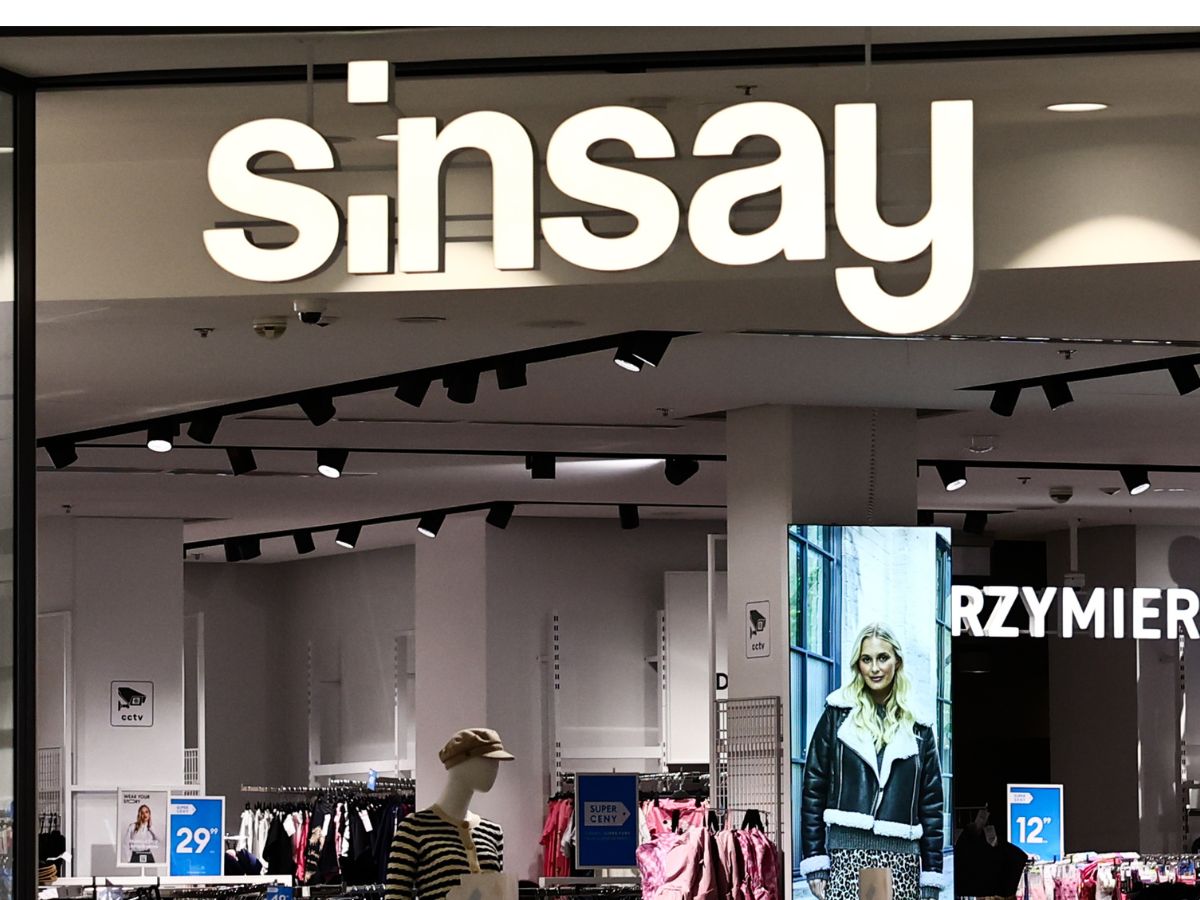 Ciepła zimowa kurtka z Sinsay w fasonie Moncler! Totalny hit dla eleganckich "cosy girls" za 119 zł