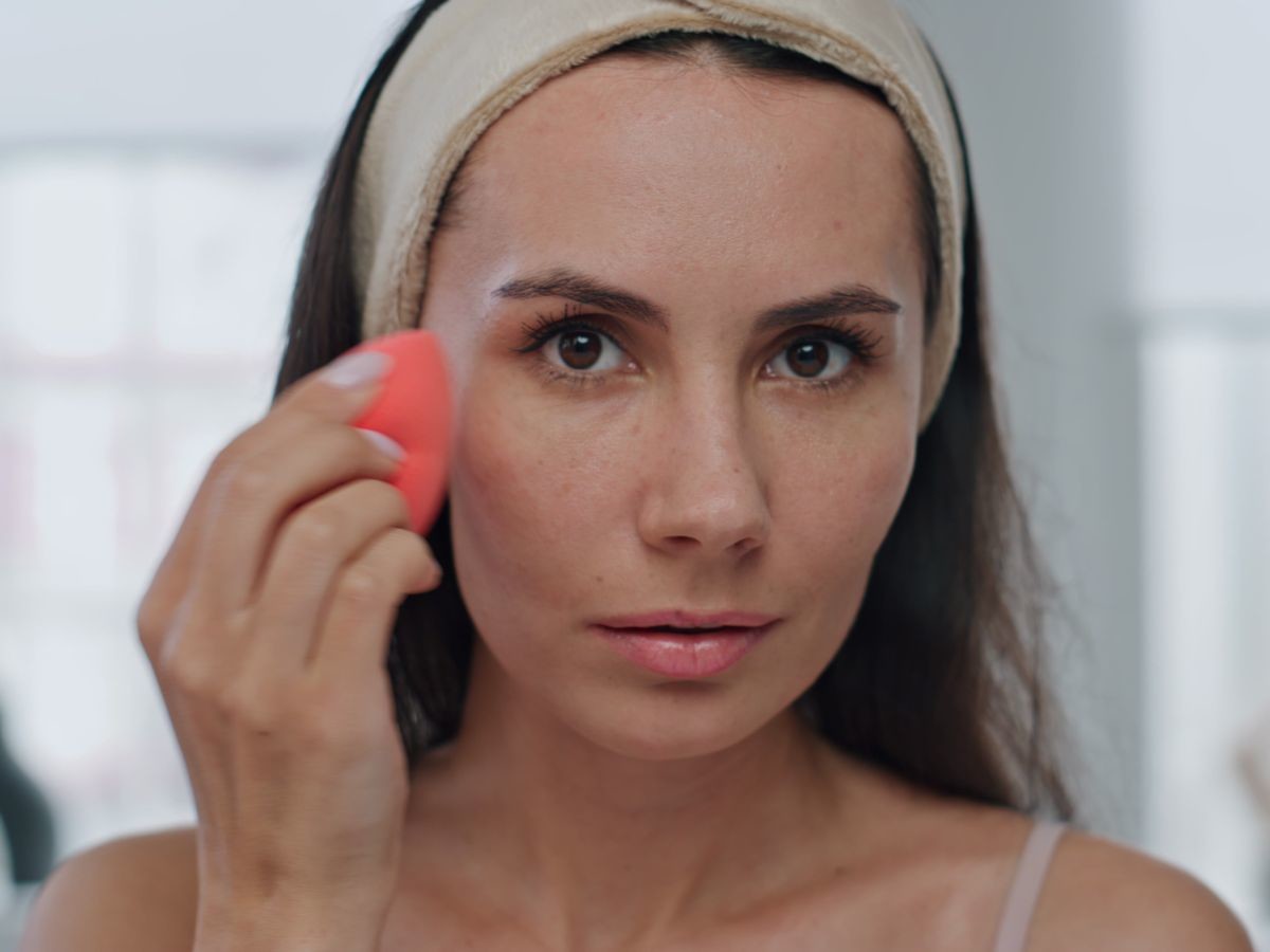 Kremowy bronzer do konturowania twarzy