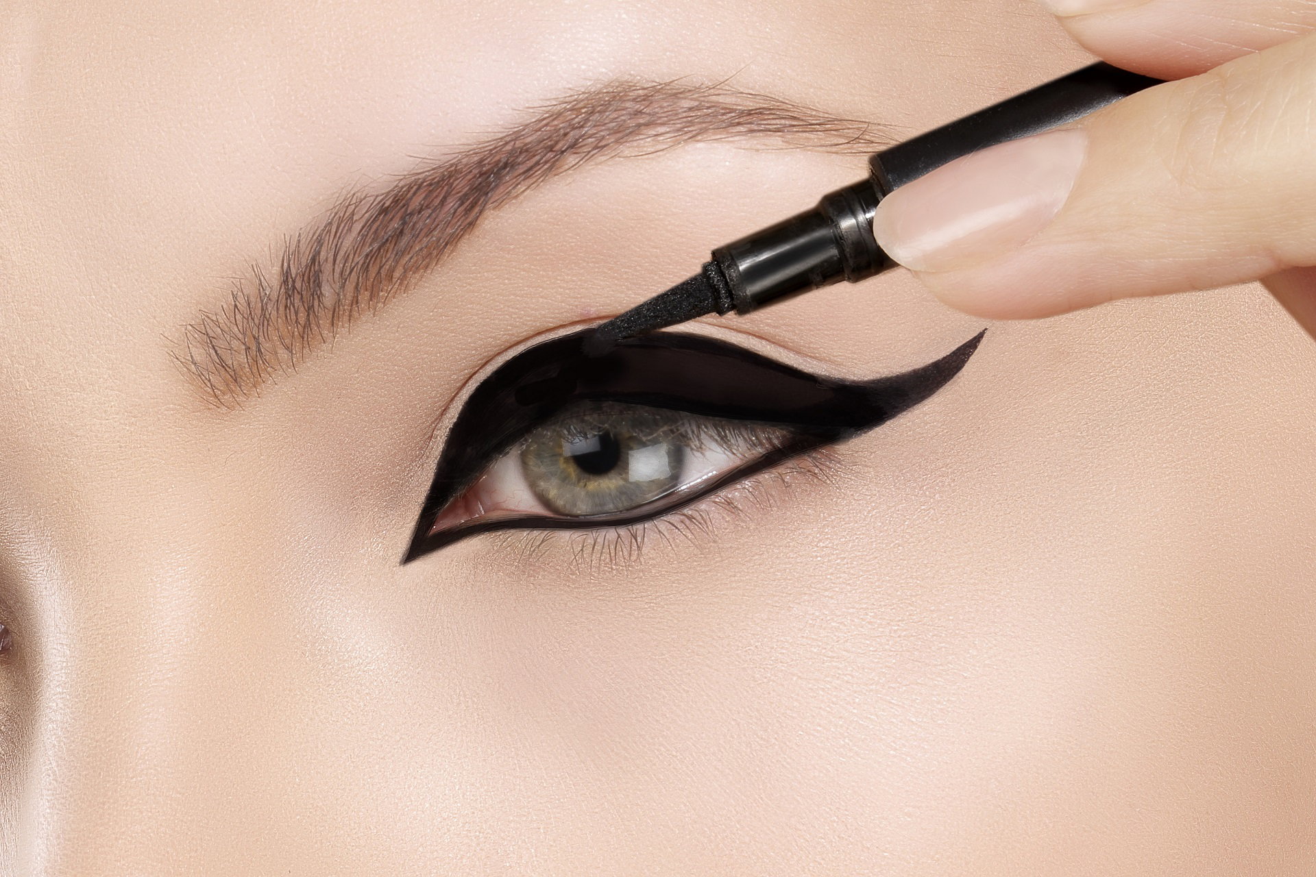 TOP5: eyelinery dla początkujących