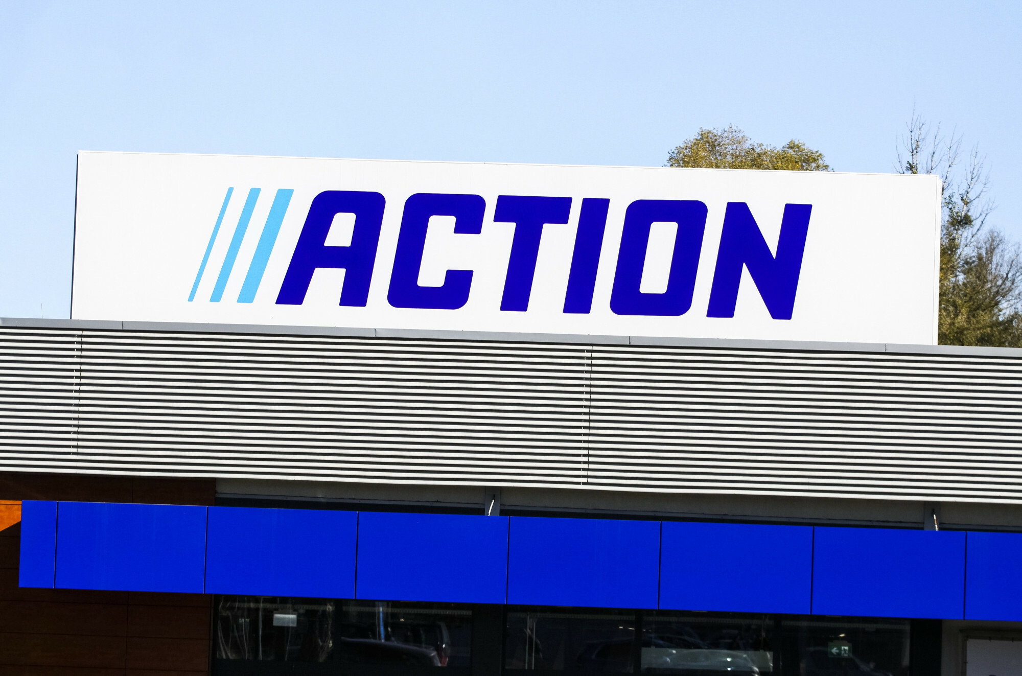 perfumy do włosów z Action w mgiełce