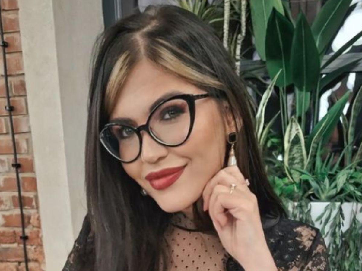 Karolina Skiba chciała pochwalić się fryzurą, ale wszyscy patrzą gdzie indziej2