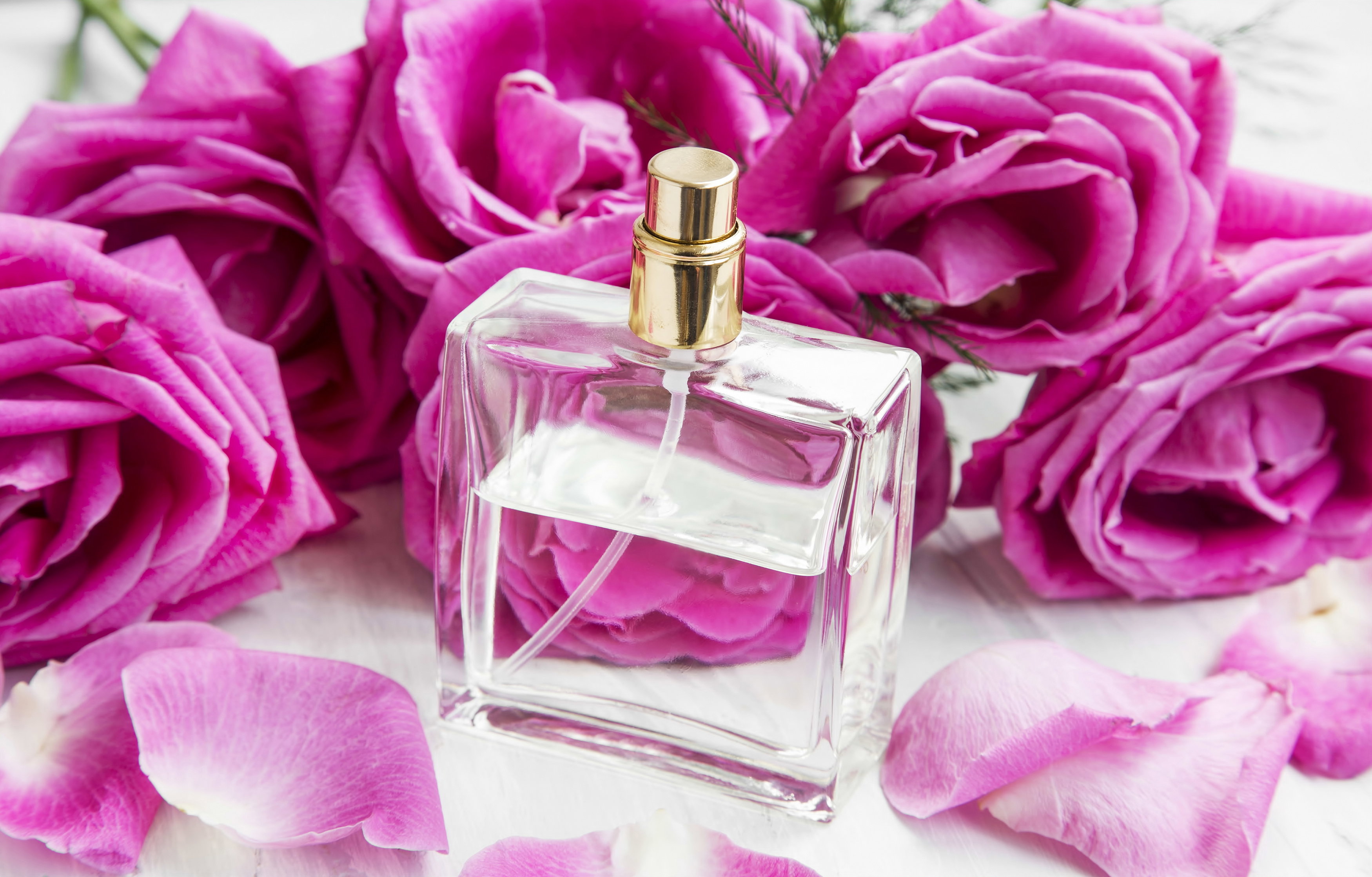 Jak przedłużyć zapach perfum?
