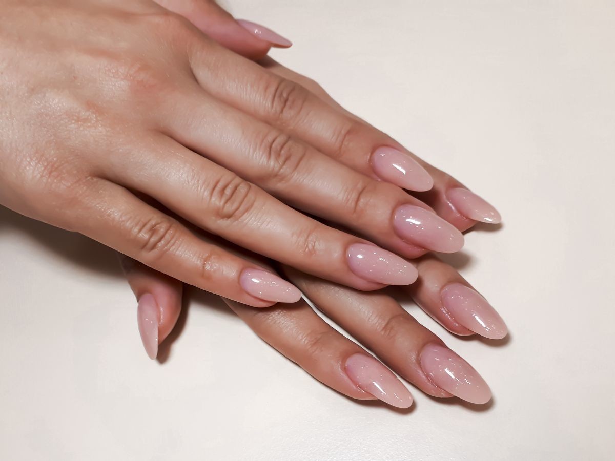 Modny manicure na wiosnę 2024