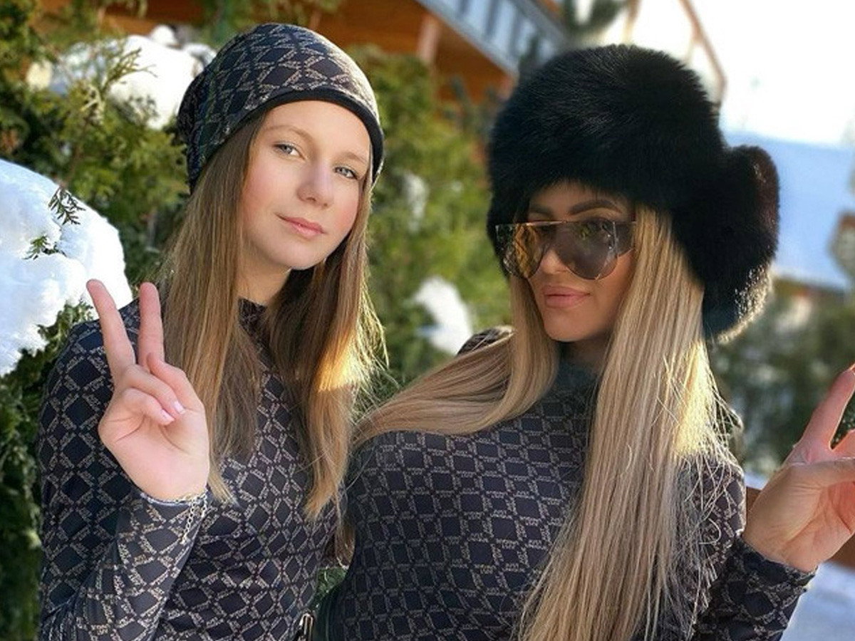 Izabela Macudzińska z córką Elizą