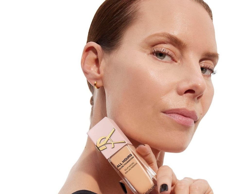 YSL PODKŁAD ALL HOURS GLOW i PRADA PARADOXE - test Recenzentek