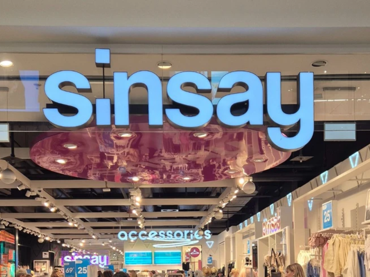 bluzka z różą 3D z sinsay
