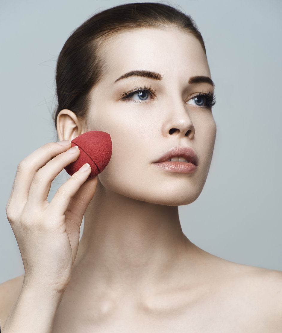gąbeczka do makijażu beautyblender triki makijaż