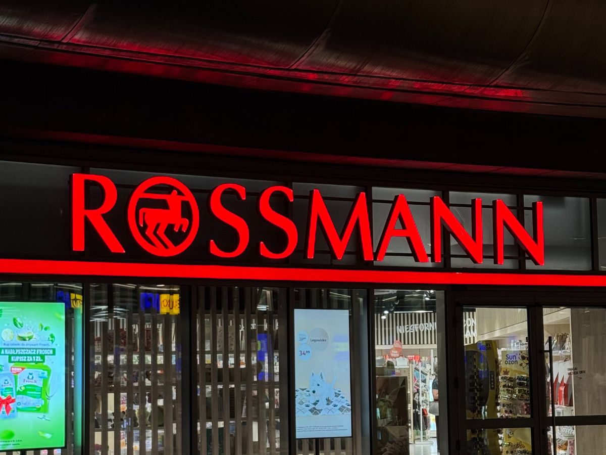 szampon zwiększający objętość włosów z Rossmanna