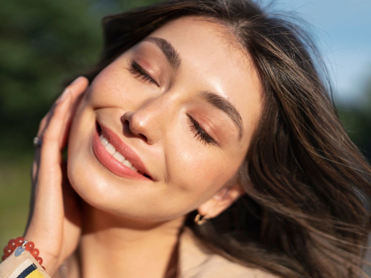 Tinted serum z SPF 50