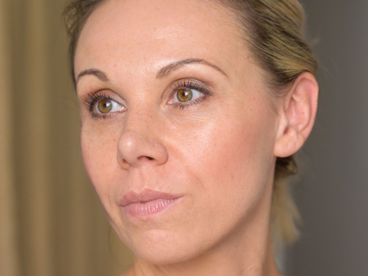 Bogaty krem z SPF 20 i peptydami wygładza skórę na jedwab