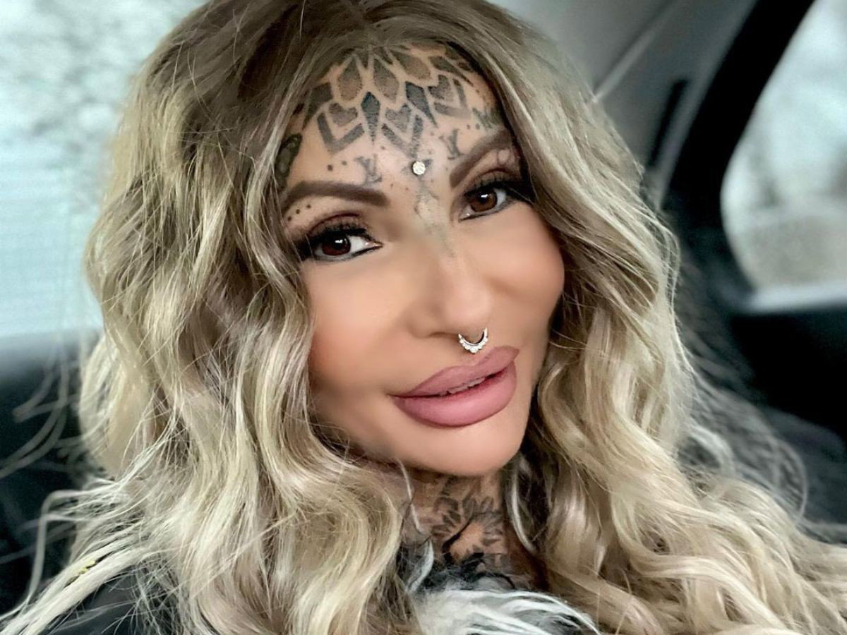 Adrianna z Królowych życia bez doczepów 00