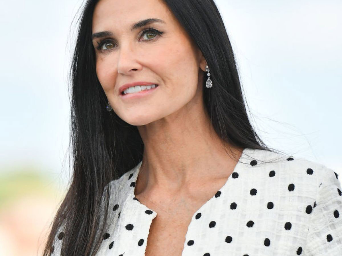 Delikatne paznokcie na lato w stylu Demi Moore