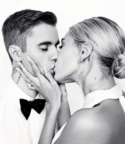 Suknia ślubna Hailey Bieber robi wrażenie. Ale to tren skradł całe show!