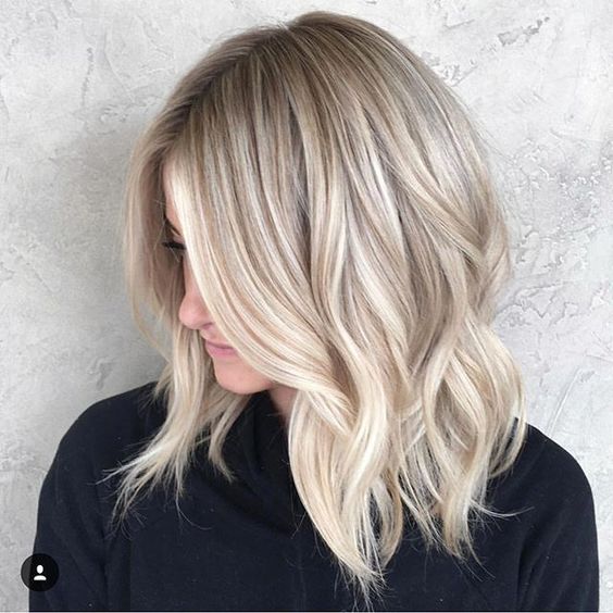 Włosy blond 2020 - koloryzacja stone blond